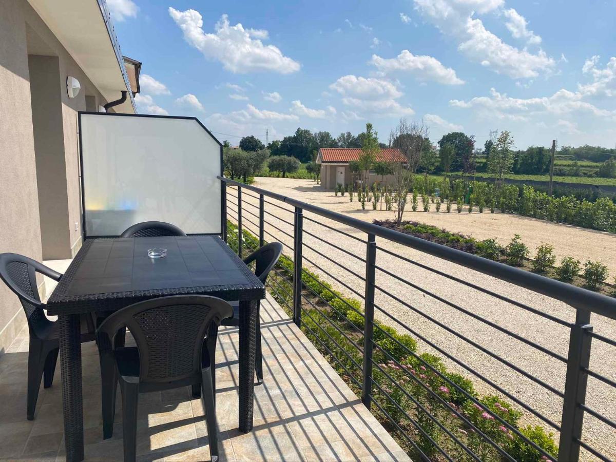Agricamping Al Grappolo Divino Lazise Kültér fotó